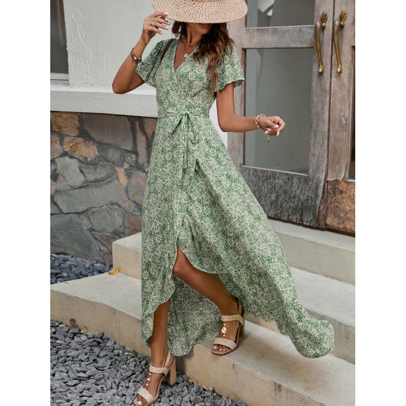 Wickel-Maxi-Kleid mit asymmetrischem Saum und Bindedetail von berg-feldt