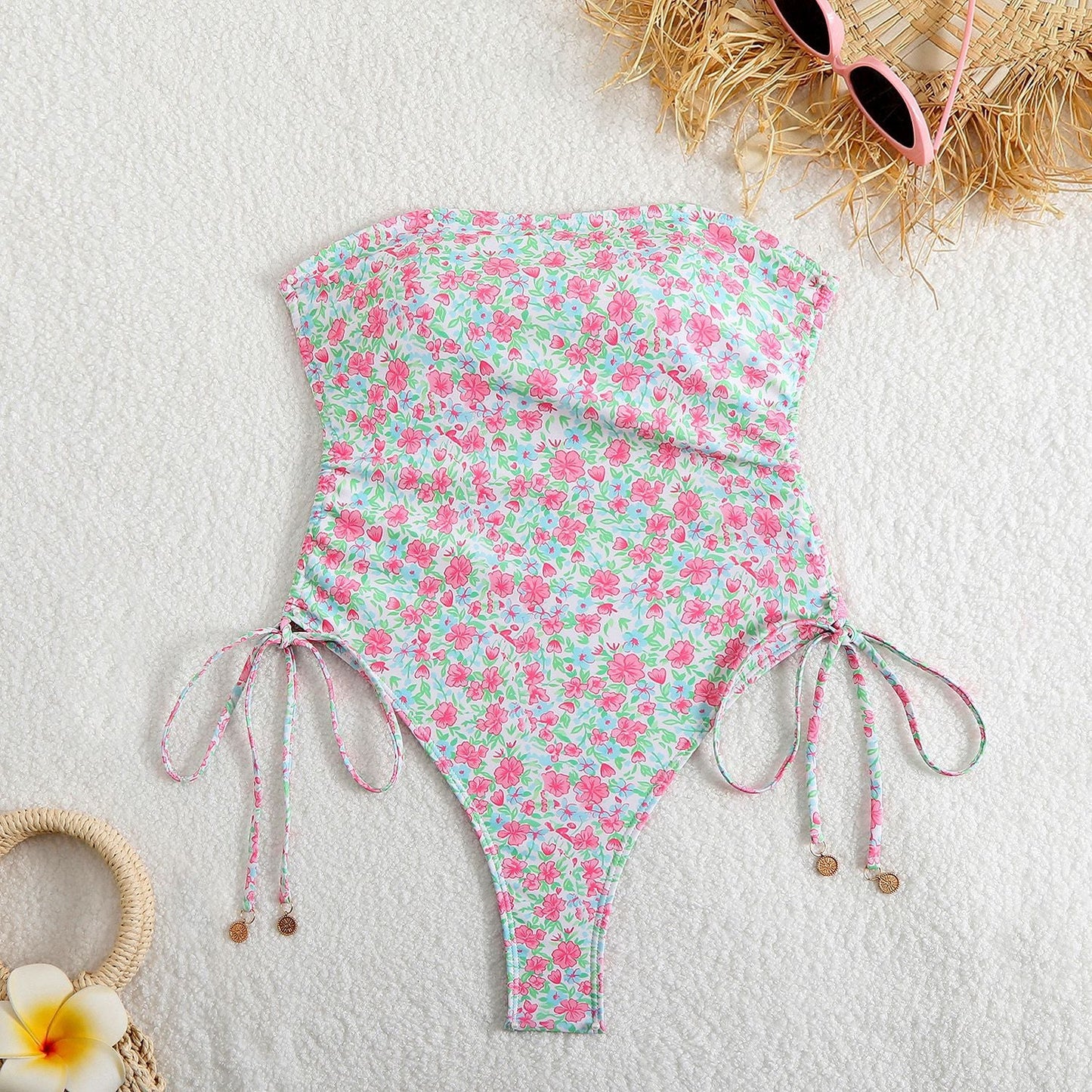 Badeanzug für Damen: Hochgeschnitten, Cut-Out, verstellbare Träger