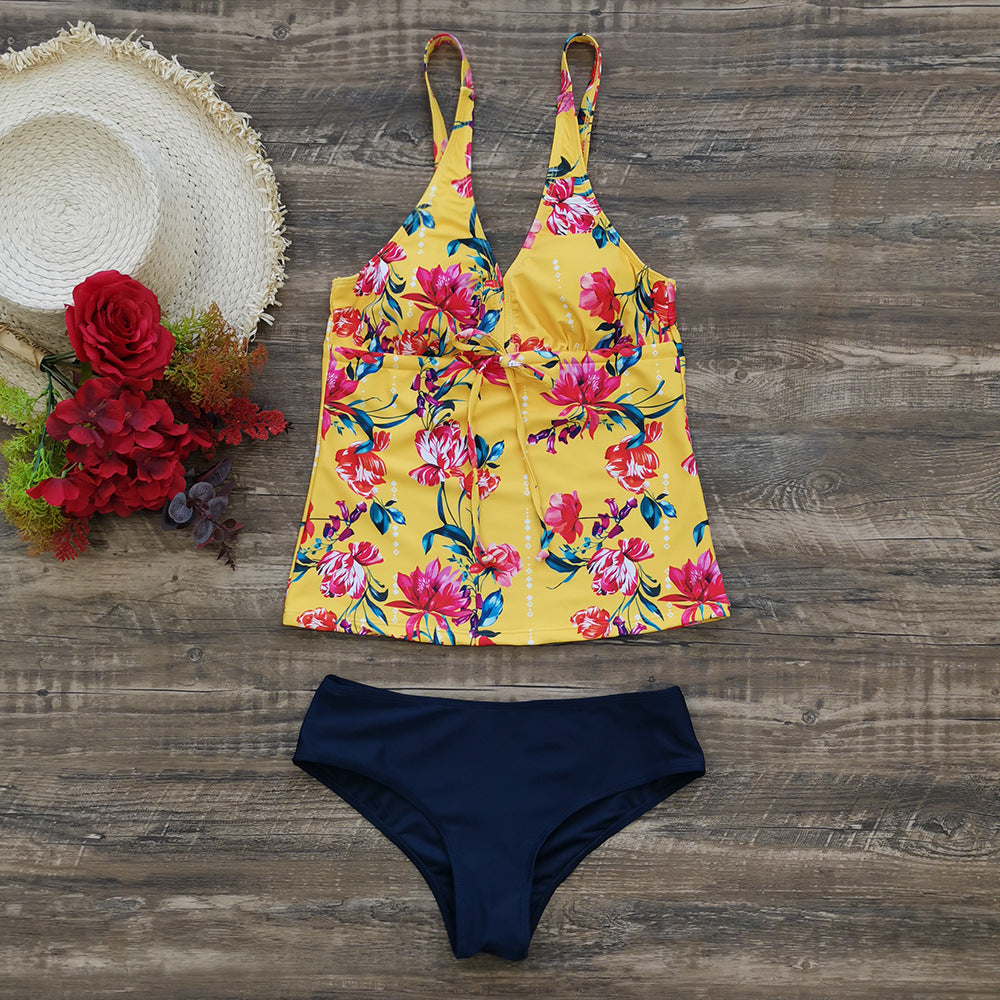 Bequemer Damen Tankini mit Blumen-Oberteil und Hose von berg-feldt