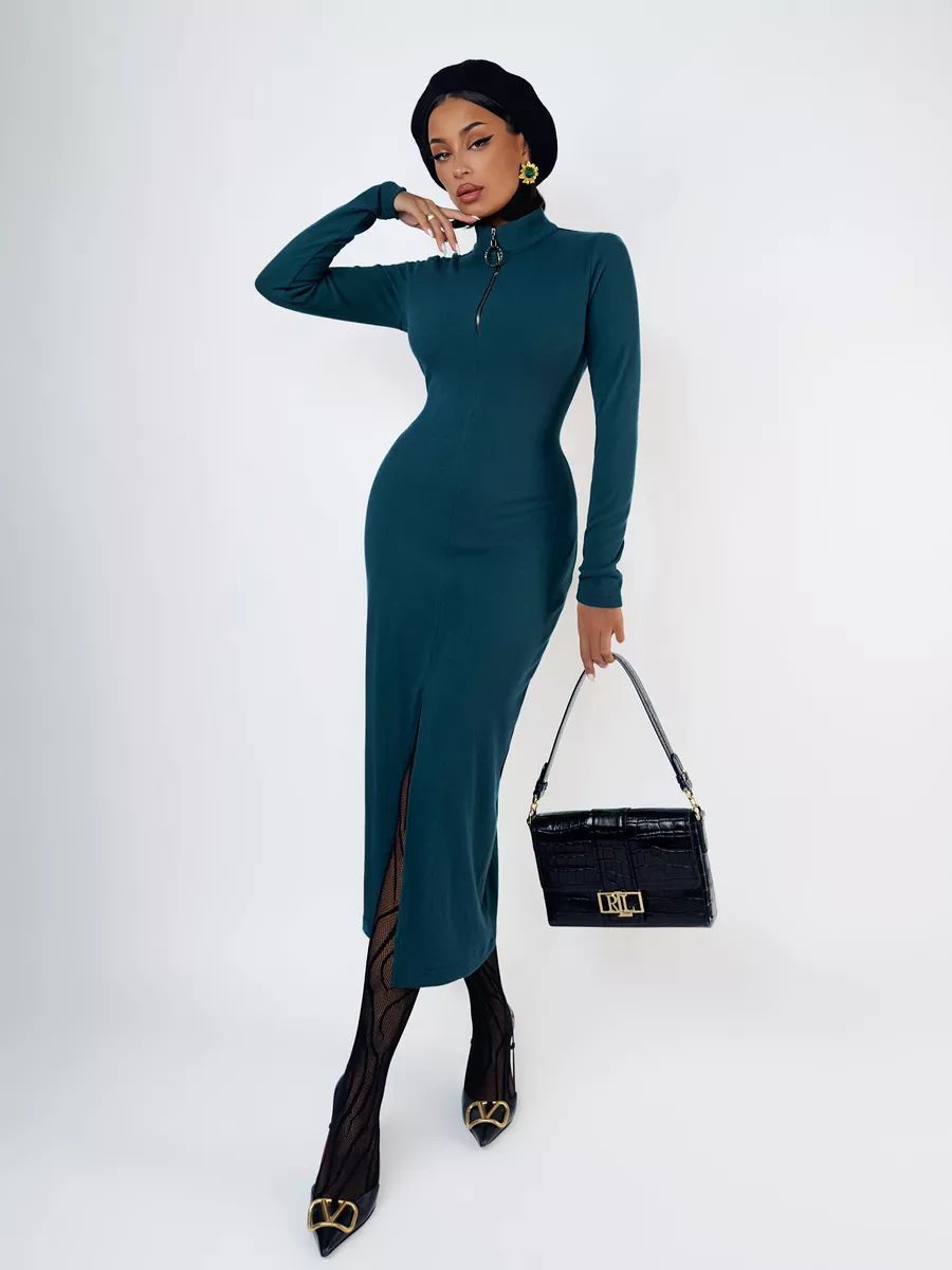 Robe longue élégante et ajustée avec décolleté en V profond et détail de fermeture éclair raffiné de berg-feldt