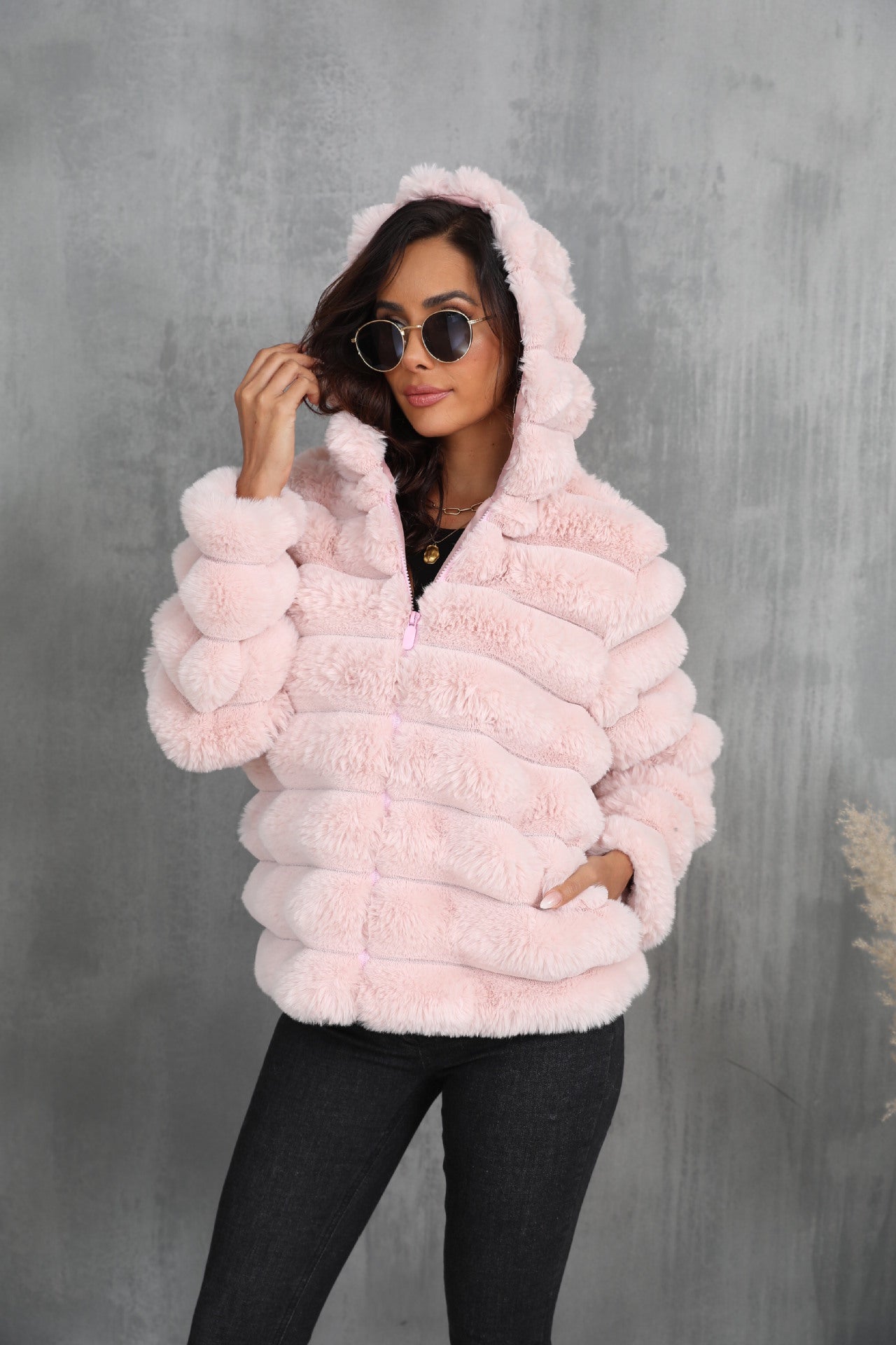 Damen Kapuzenjacke en fausse fourrure à motif texturé Berg-Feldt