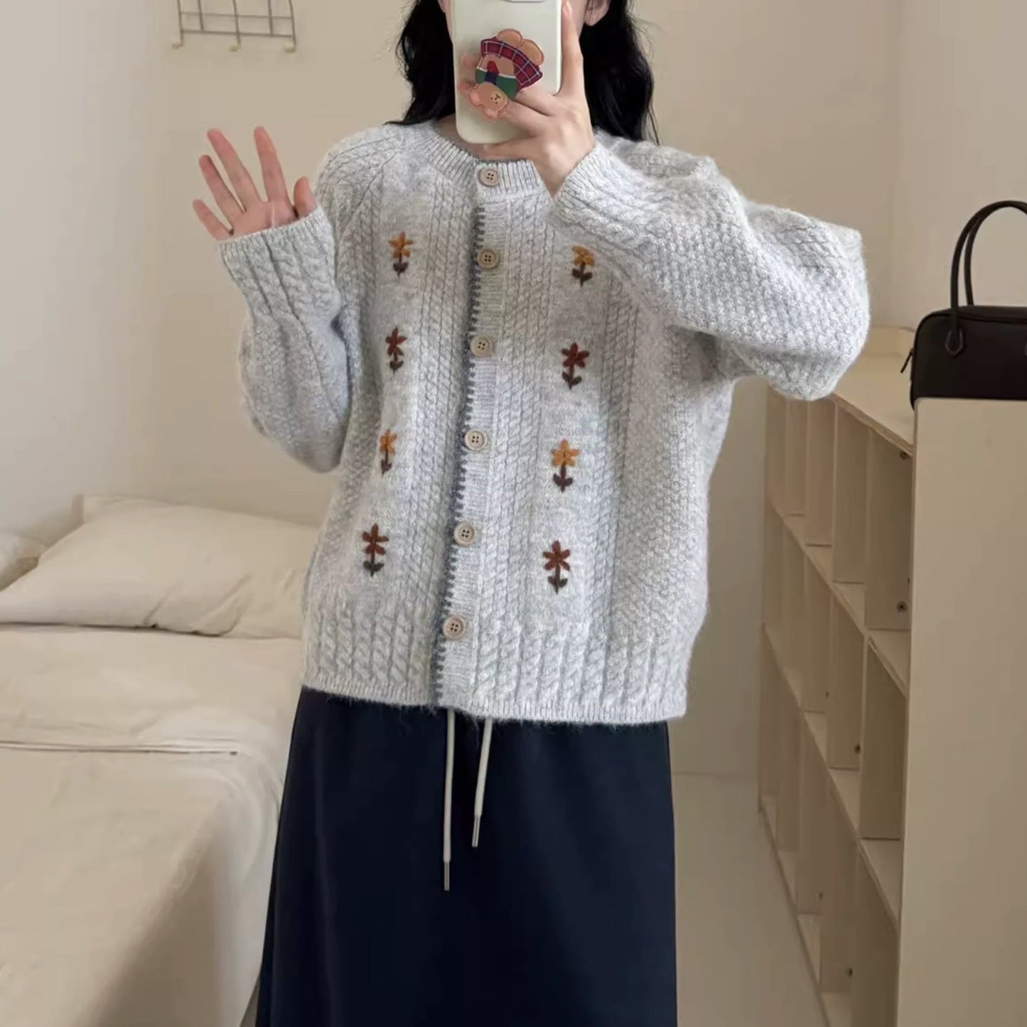 Cardigan pour femme avec motif floral et boutons de qualité Berg-Feldt