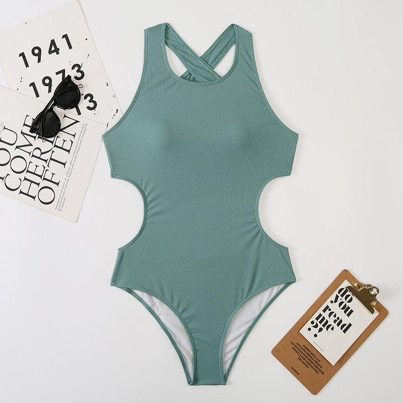 Badeanzug für Damen mit innovativem Cut-out-Design von berg-feldt