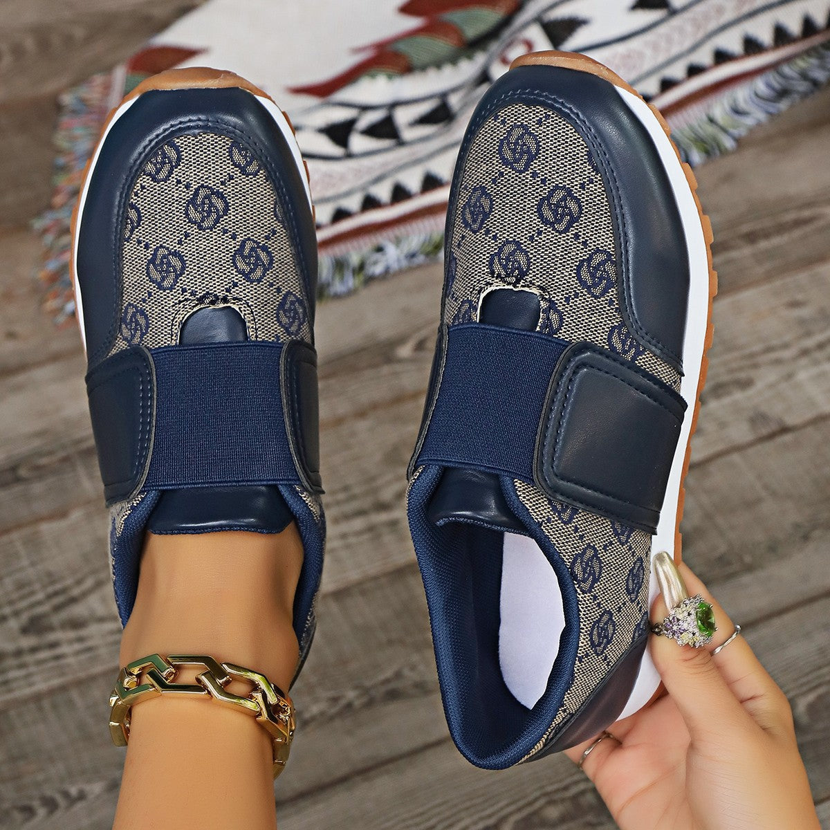 Baskets tendance pour femme avec sangle élastique et mélange de matières actuel de berg-feldt