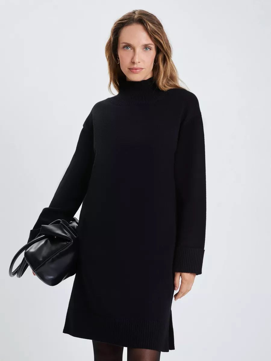 Weites Strickkleid für Damen mit Stehkragen von berg-feldt