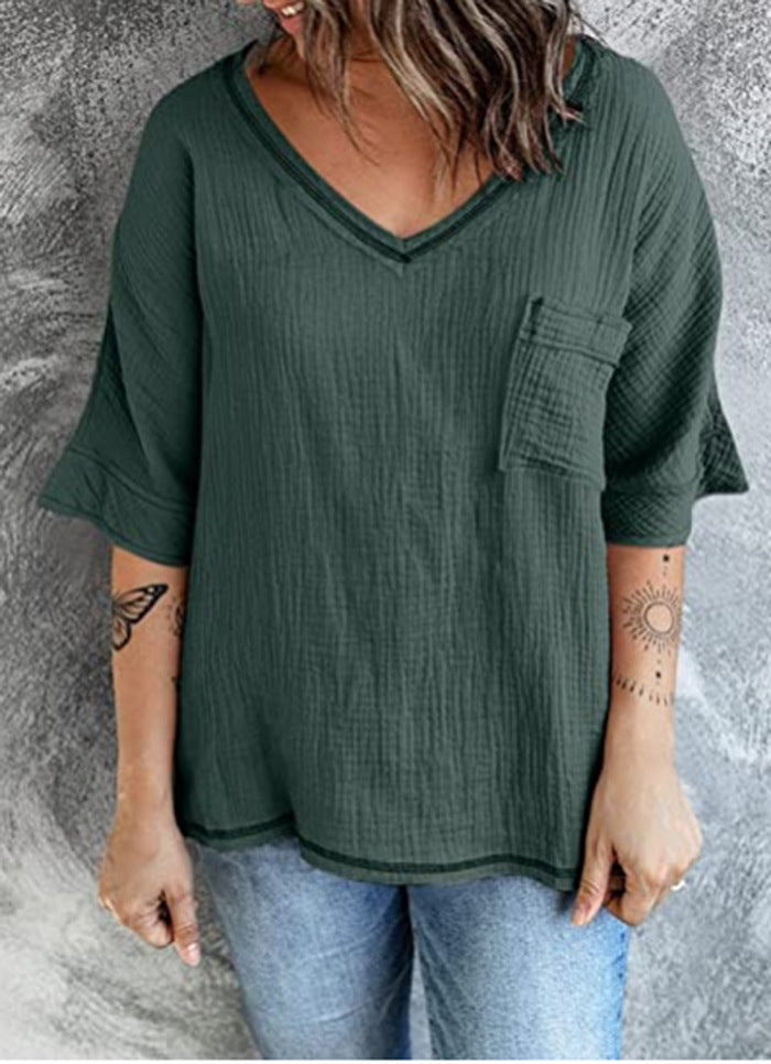 Weites Damen-Shirt mit V-Ausschnitt und Brusttasche von Berg-Feldt