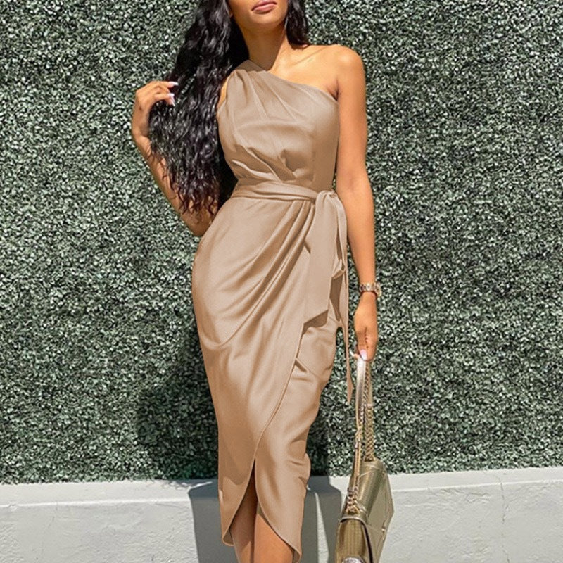 Asymmetrisches Midi-Kleid für Damen mit Taillengürtel von berg-feldt