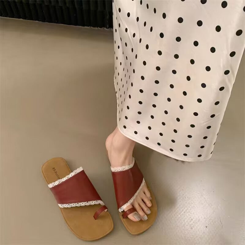 Elegante Damen Flip-Flops mit Spitze von Berg-Feldt