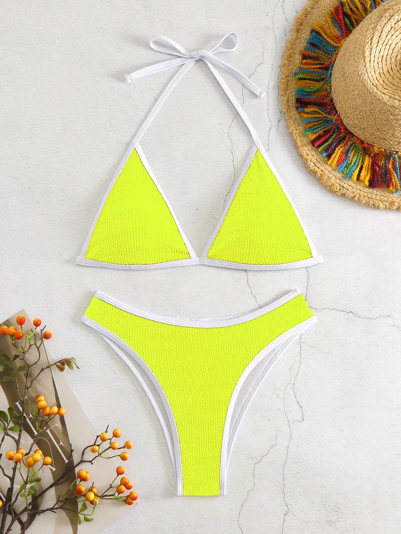 Ensemble de bikini berg-feldt avec haut triangle, design texturé raffiné et bretelles réglables
