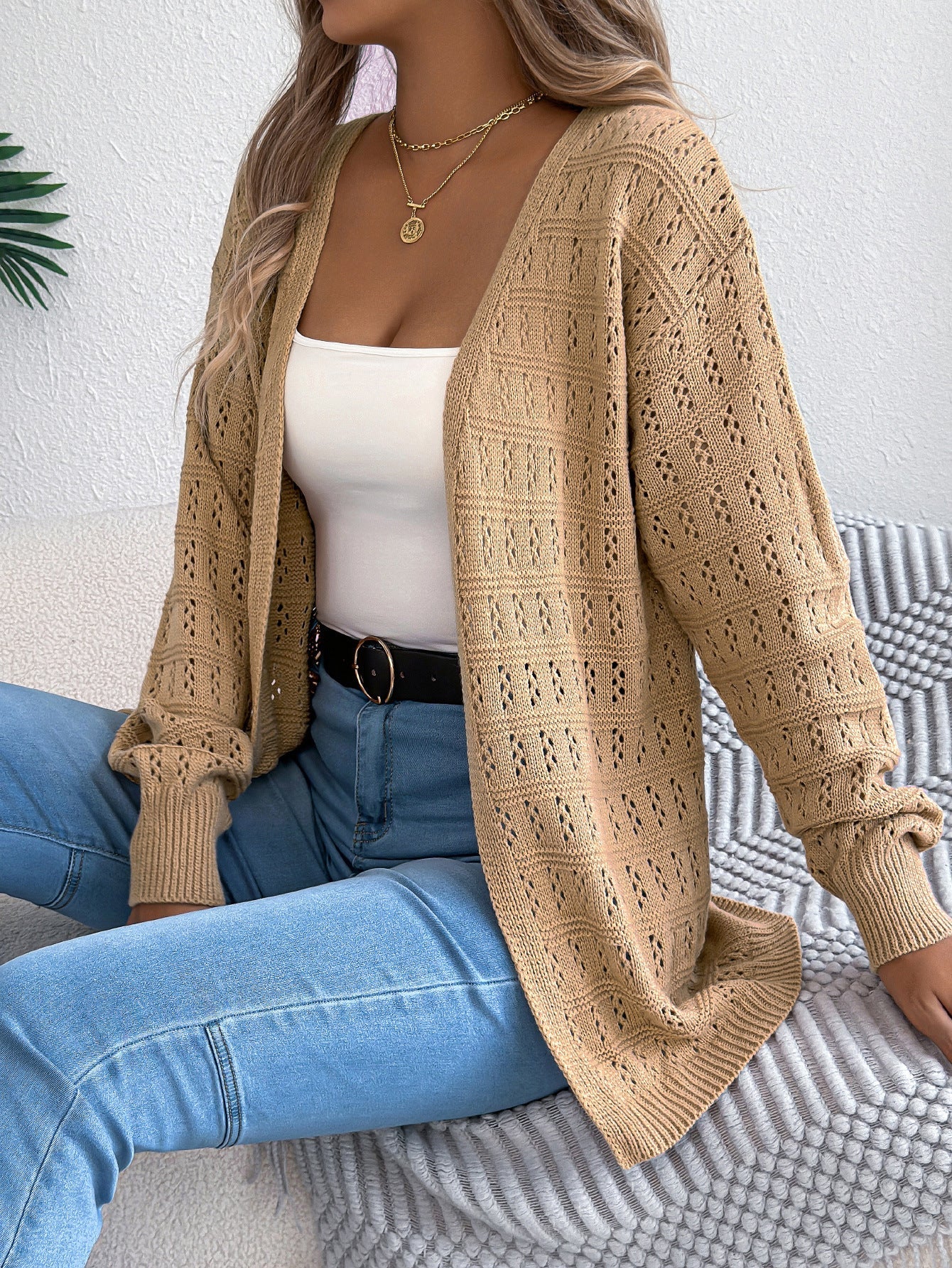 Atmungsaktive Damen Strickjacke mit Lochmuster von berg-feldt
