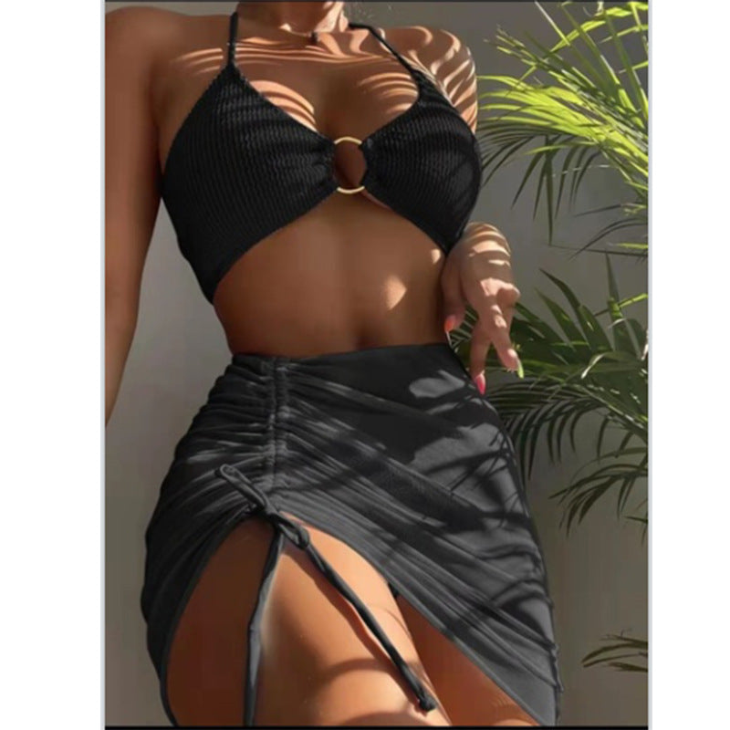 Ensemble bikini pour femme avec haut ajustable et jupe froncée par berg-feldt