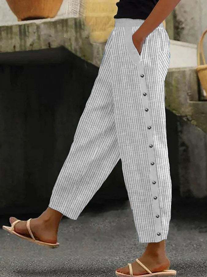 Pantalon décontracté Berg-Feldt pour femme avec rayures et détails boutonnés