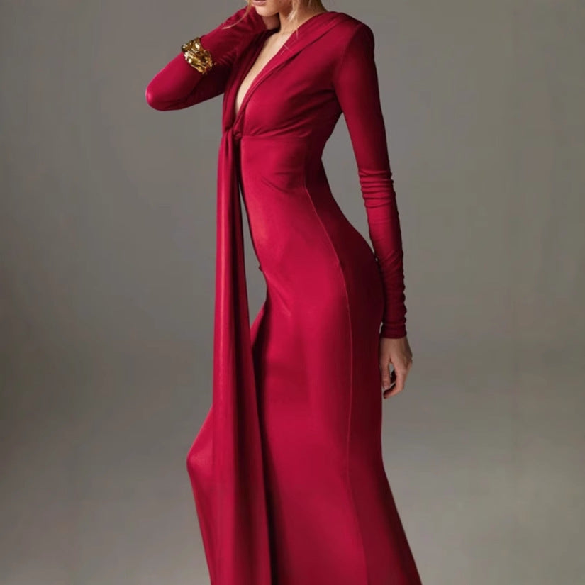 Robe longue élégante à manches longues pour femme avec détail de nœud raffiné et design sculptant Berg-Feldt
