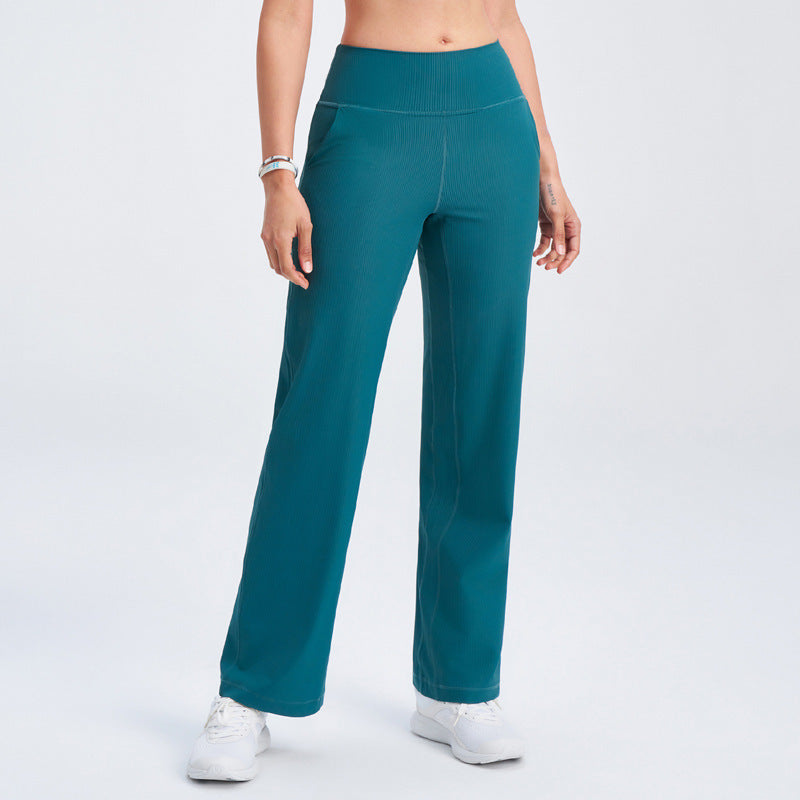 Weite Damen Fitnesshose mit hohem Bund und Atmungsaktivität von berg-feldt