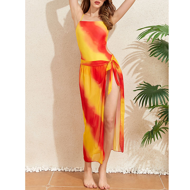 Wickelkleid und Cut-Out Badeanzug für Damen von berg-feldt