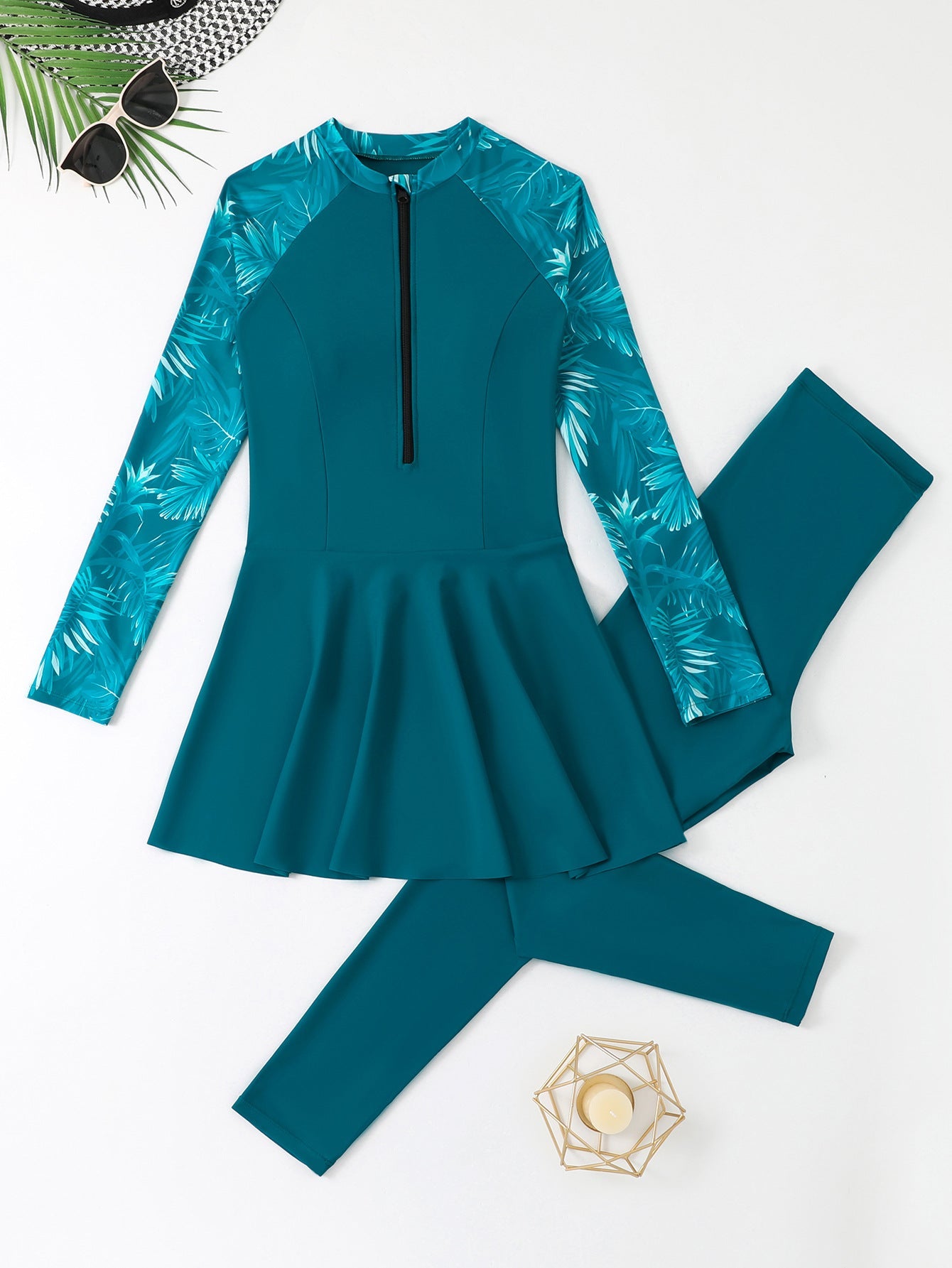 Sportlicher Damen-Schwimmanzug mit Blumenmuster und langen Ärmeln von berg-feldt
