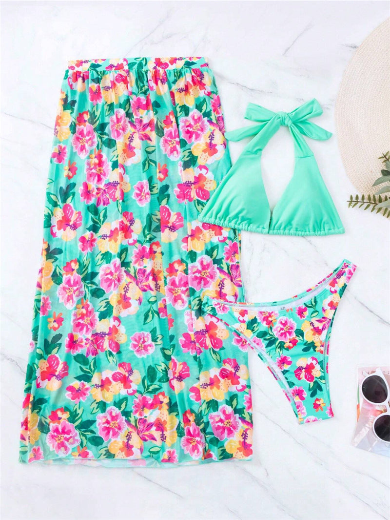 Bikini fleuri avec paréo transparent tendance de berg-feldt