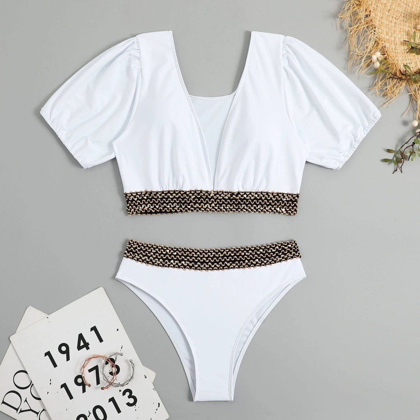 Maillot de bain deux pièces à manches bouffantes et taille haute élégante de berg-feldt
