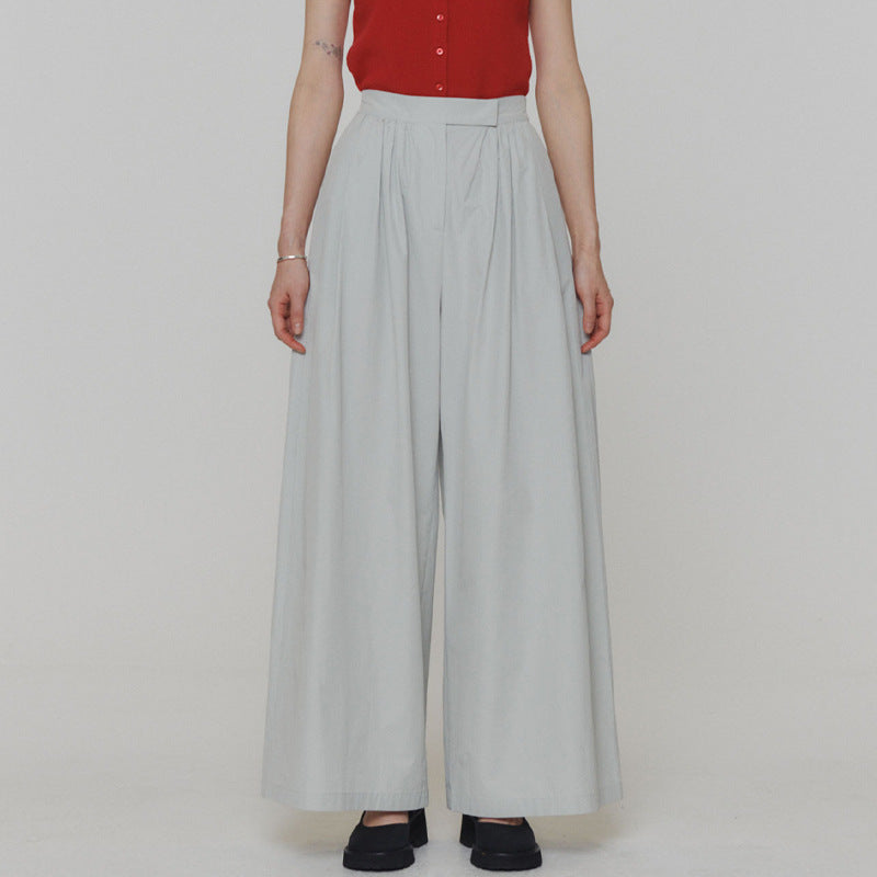 Weite Damenhose mit hoher Taille, eleganter Bundfalte und Seitentaschen von berg-feldt