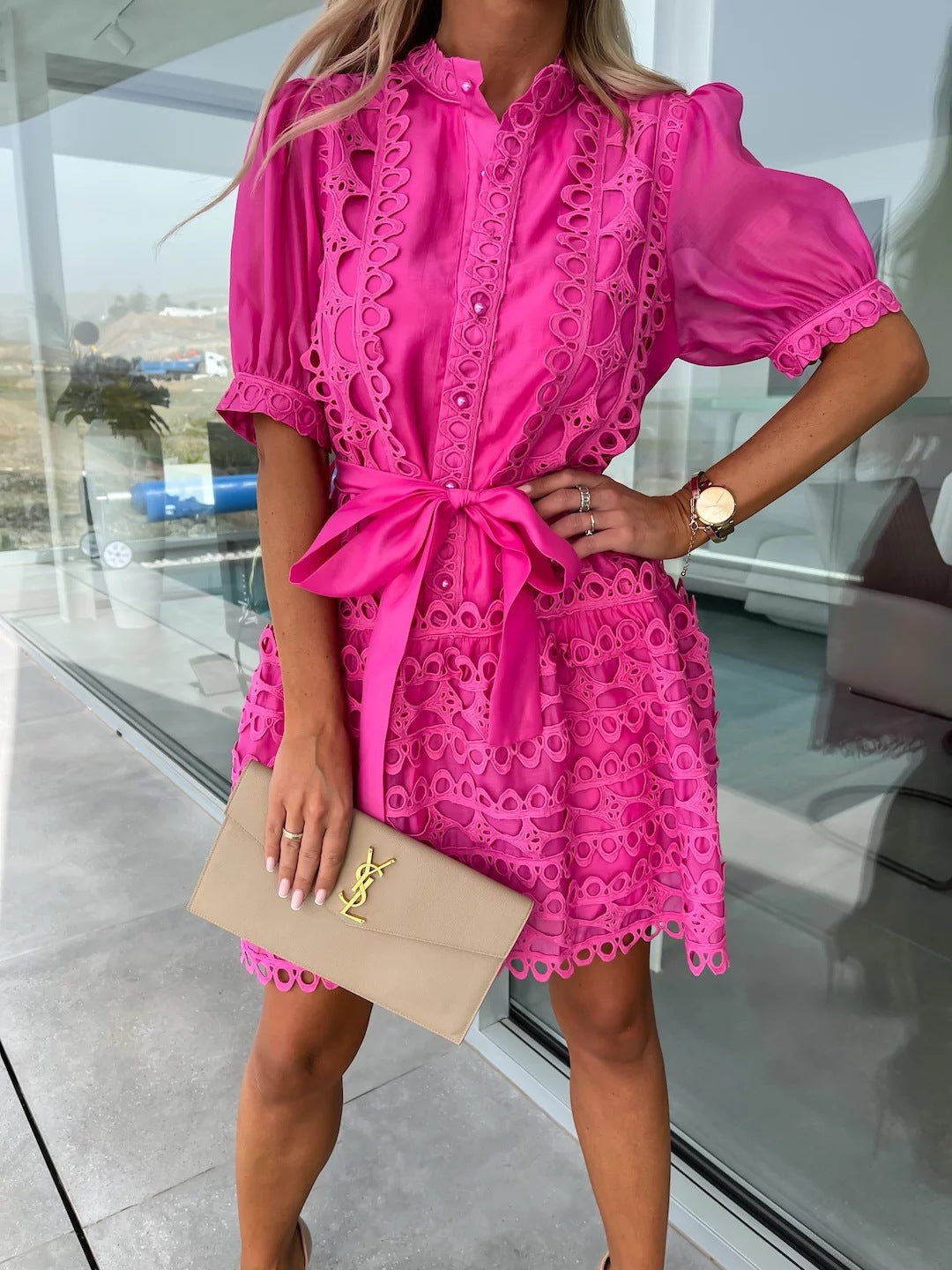 A-Linien Spitzenkleid mit Puffärmeln und Taillengürtel von berg-feldt