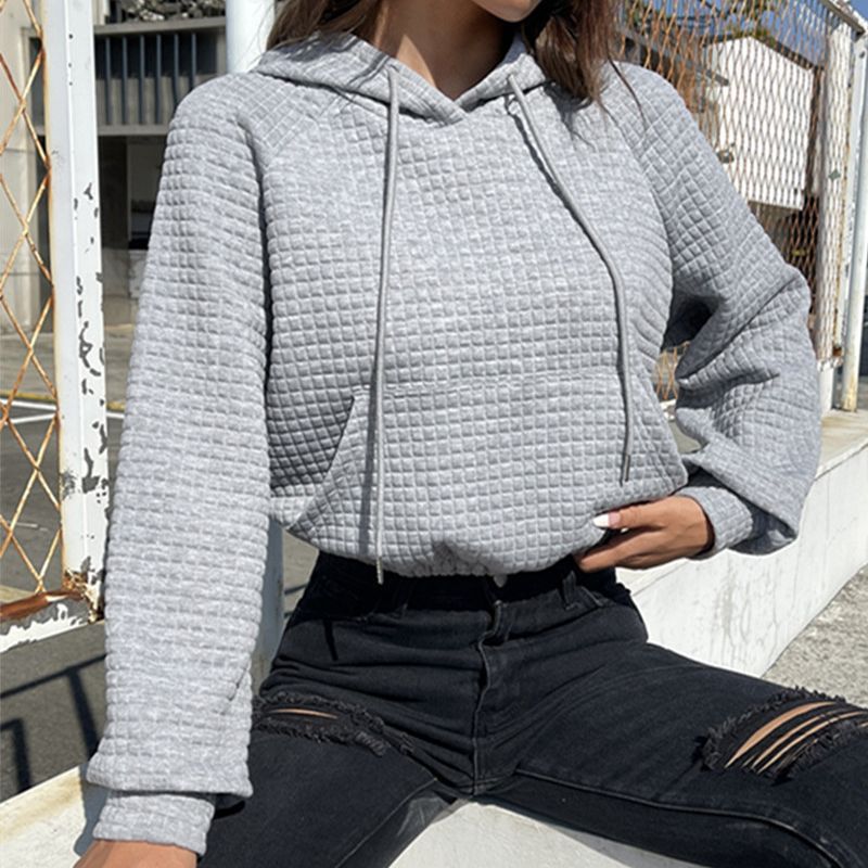 Damen Hoodie court tendance avec surface texturée Berg-Feldt
