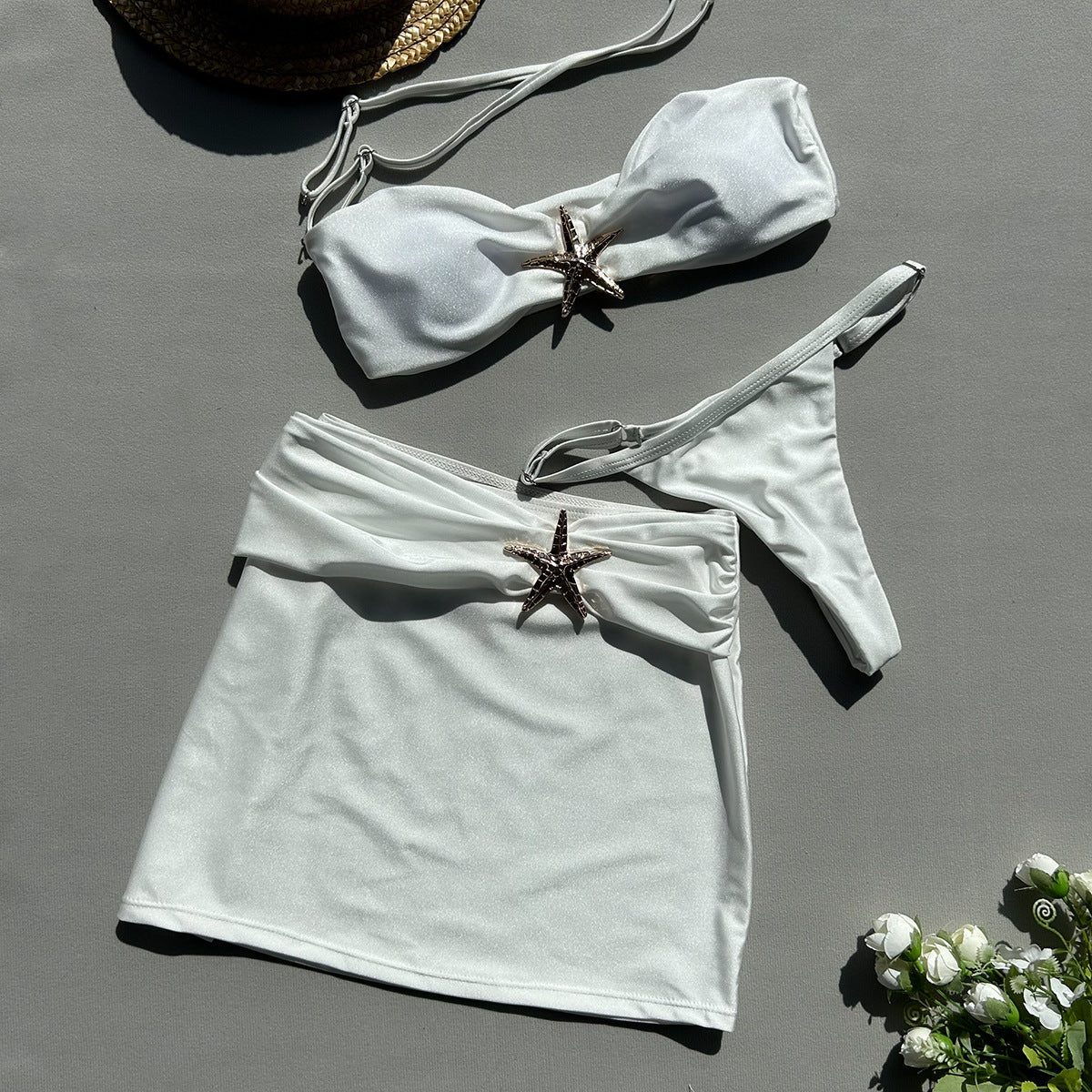 Individuelle Damen Bikinis mit Bandeau-Oberteil und funkelnden Sternen