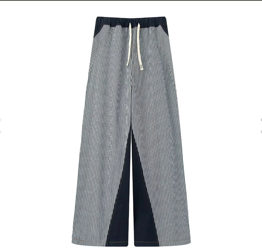 Weite Damenhose mit Streifen, verstellbarem Bund und Berg-Feld-Design