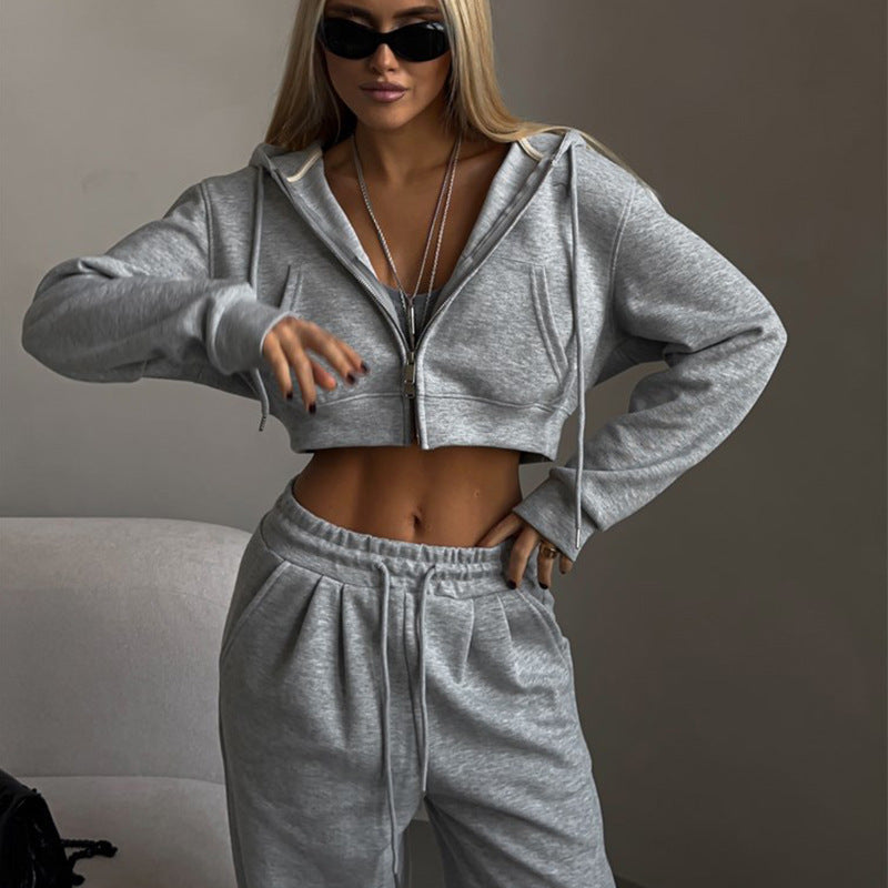 Ensemble sportif femme avec sweat à capuche court et pantalon de jogging ample Berg-Feldt