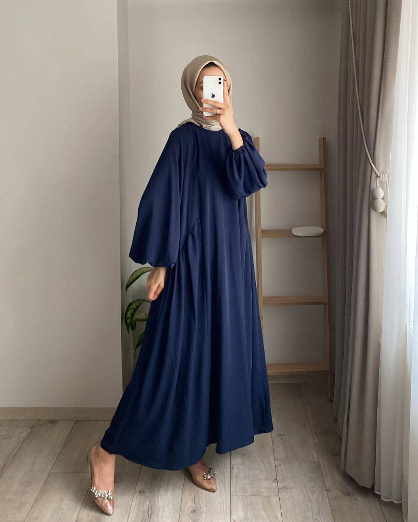 Robe longue élégante pour femme à manches larges et coupe ajustée, de berg-feldt