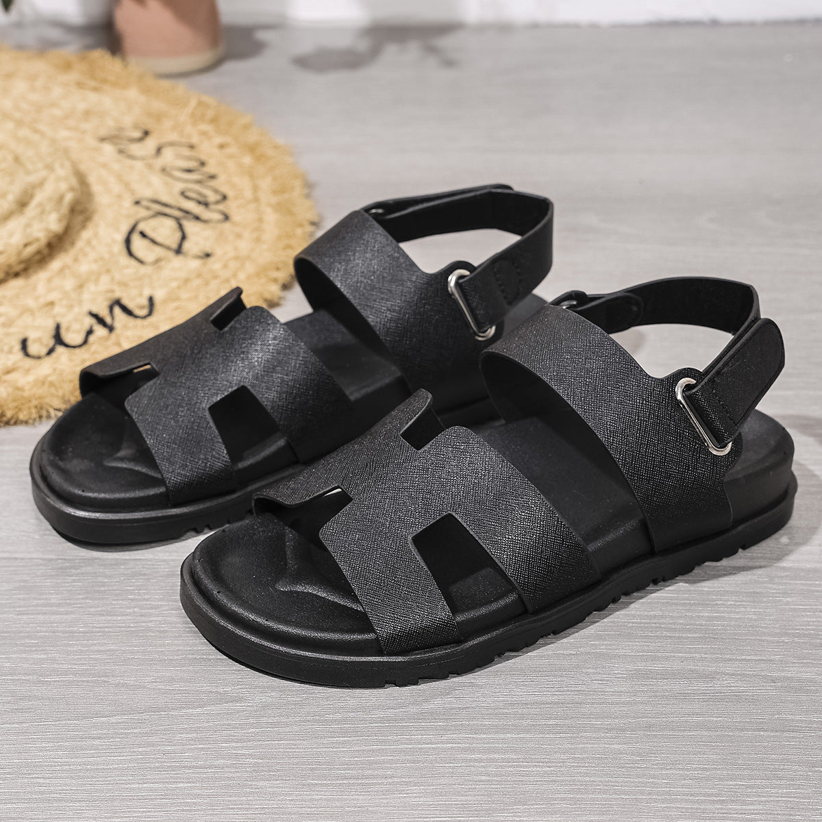 Bequeme Damen-Sport-Sandalen mit verstellbarem Riemen und rutschfester Sohle von berg-feldt