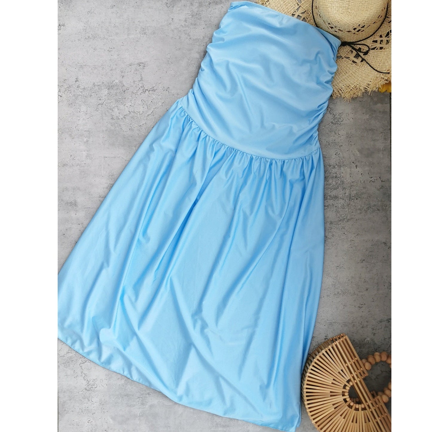Badeanzug für Damen mit raffiniertem Cut-out und elastischem Rüschen-Design von berg-feldt
