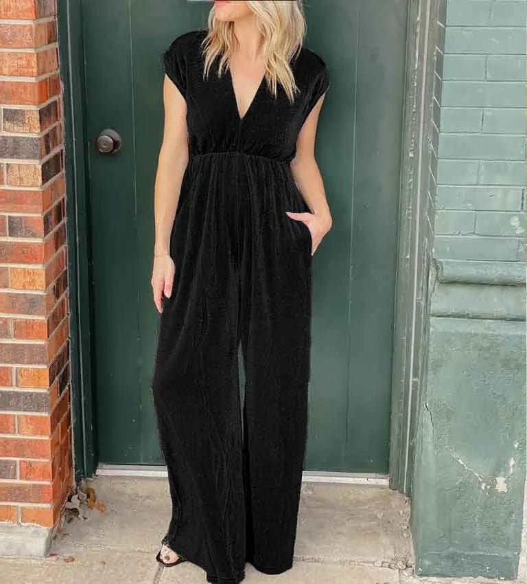 Weitbeiniger Damen Jumpsuit mit V-Ausschnitt in Relaxed Fit von berg-feldt