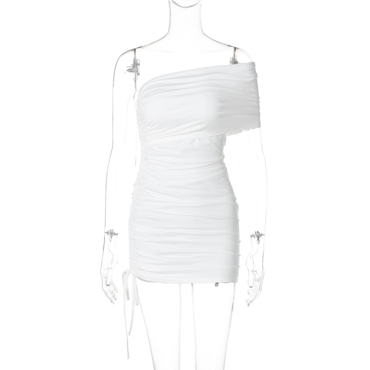 Wickelkleid für Damen mit tailliertem Schnitt, asymmetrischem Design und eleganten Rüschen von berg-feldt