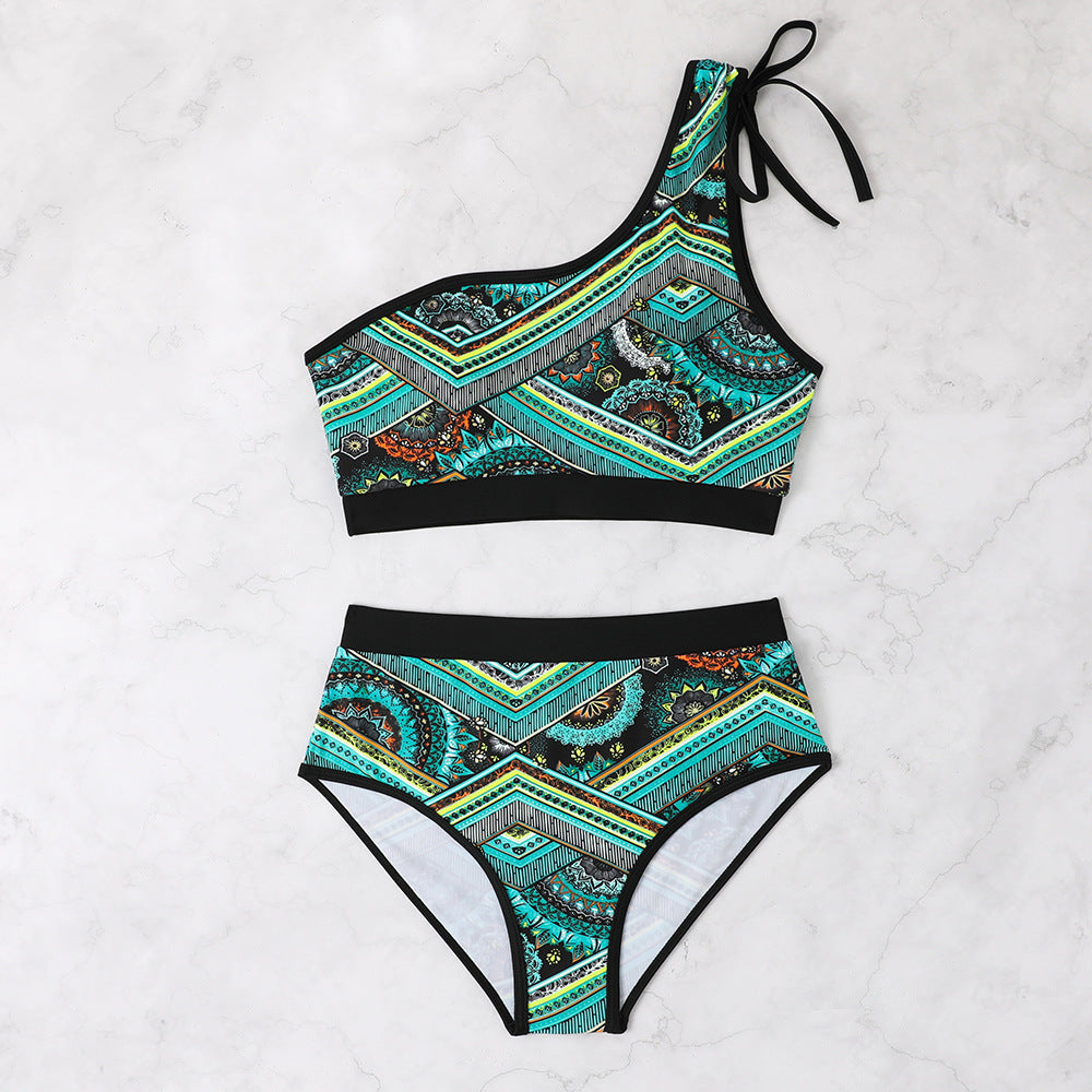 Asymmetrischer Damen-Bikini mit hohem Bund von berg-feldt