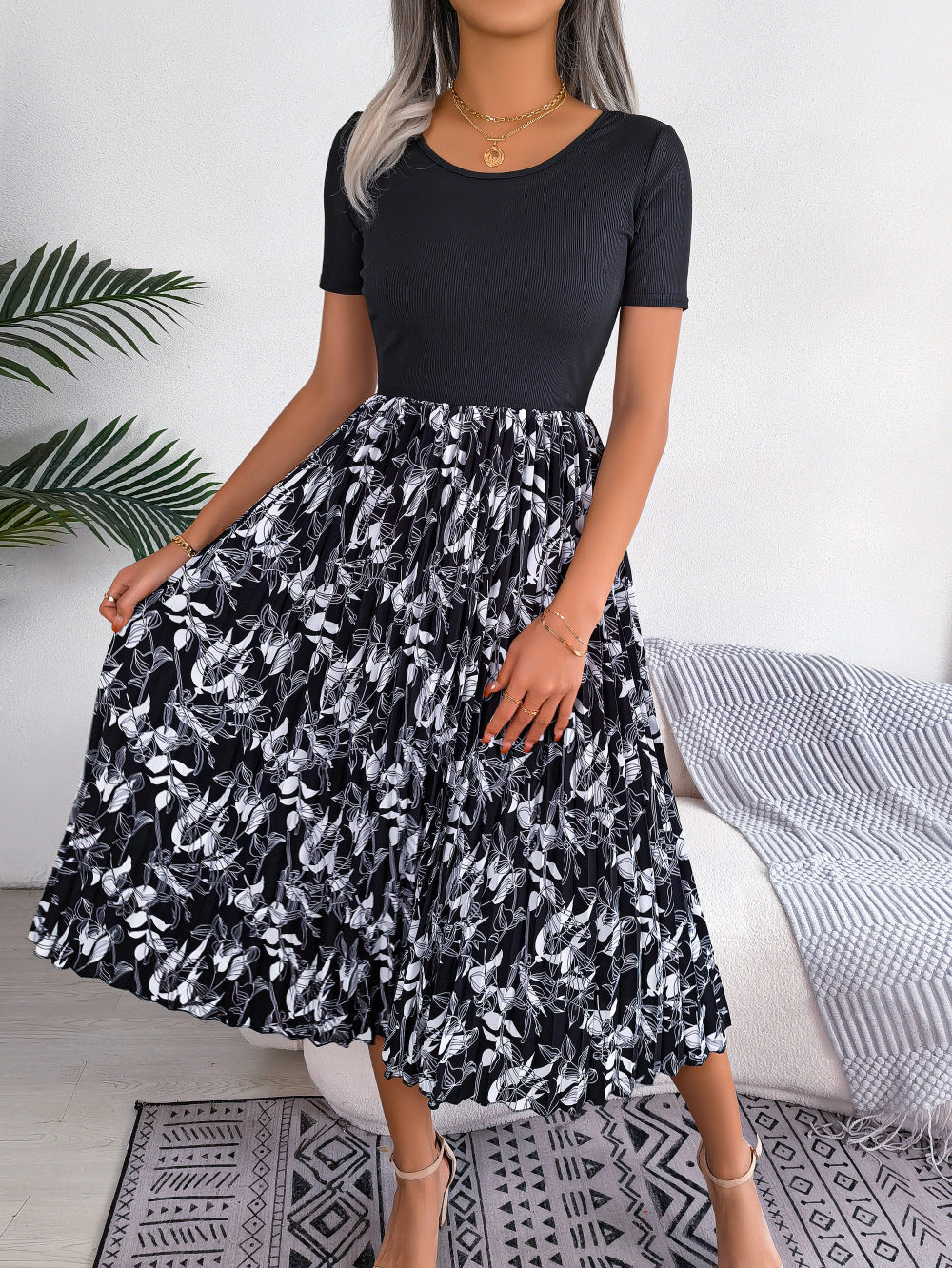 Robe plissée pour femme Berg-Feldt à motif floral et col rond