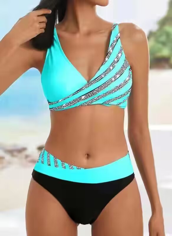 Asymmetrischer Damen-Bikini mit Kontrastdesign von berg-feldt
