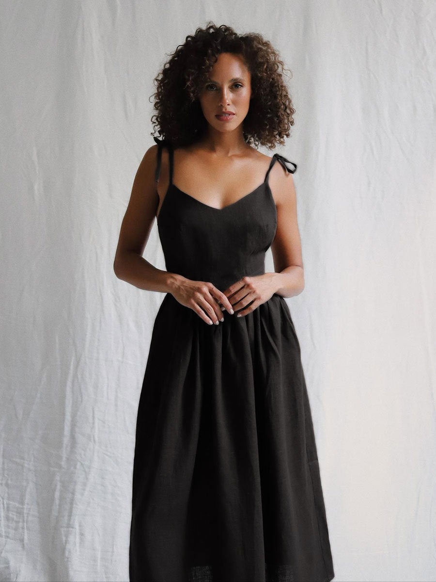 Zeitloses Sommerkleid für Damen mit verstellbaren Trägern von berg-feldt