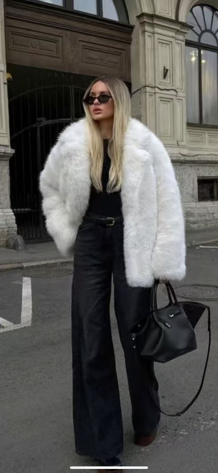 Manteau élégant et oversize en fausse fourrure pour femme avec manches évasées Berg-Feldt