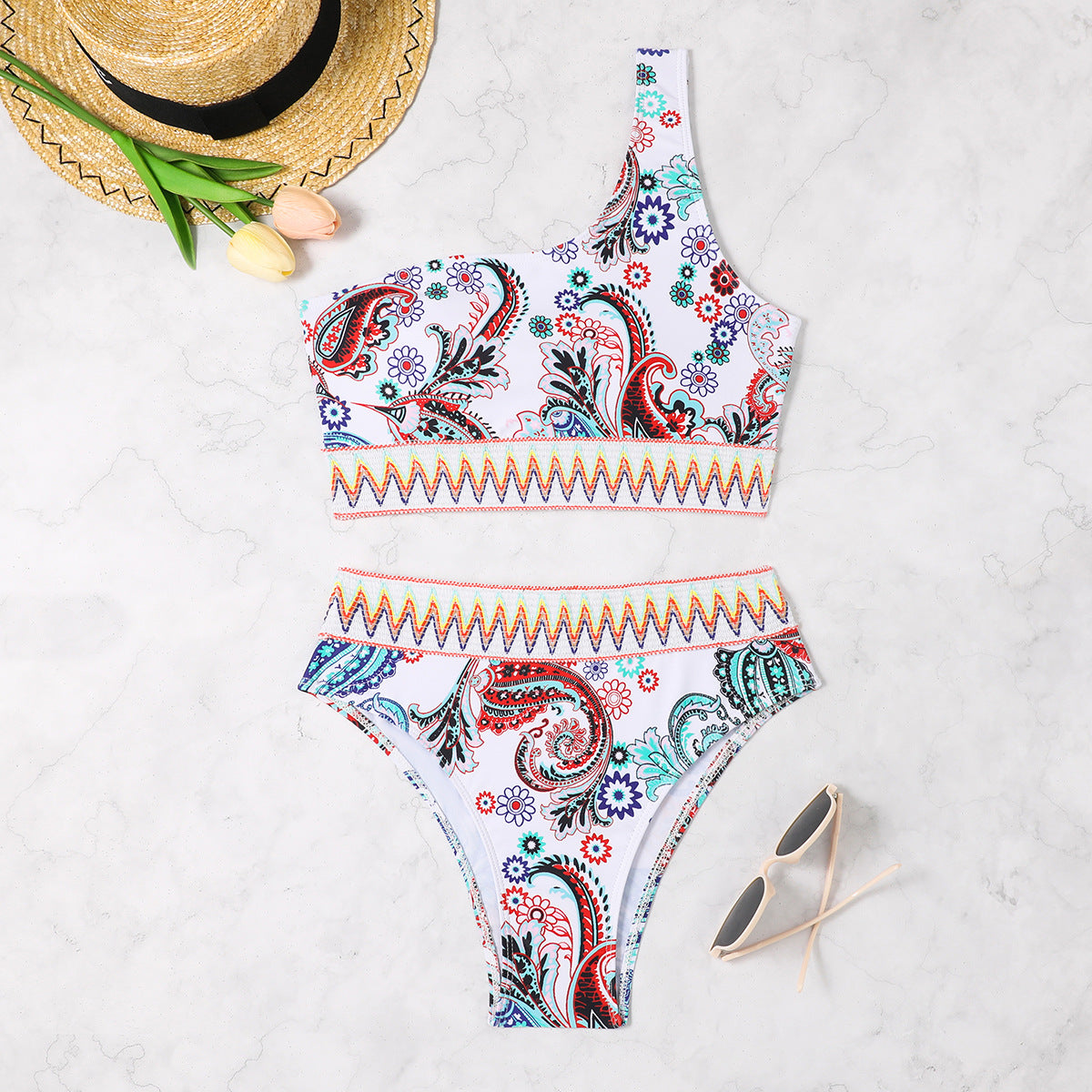 Asymmetrischer Damen-Bikini mit buntem Berg-Feldt Muster