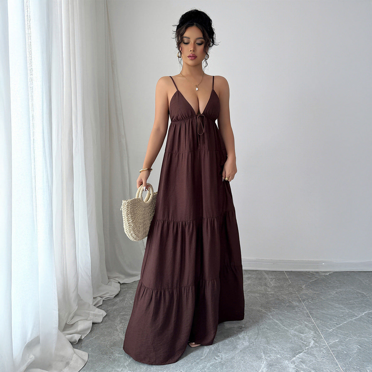 Berg-Feldt Damen-Maxikleid mit tiefem V-Ausschnitt und verspieltem Schnitt