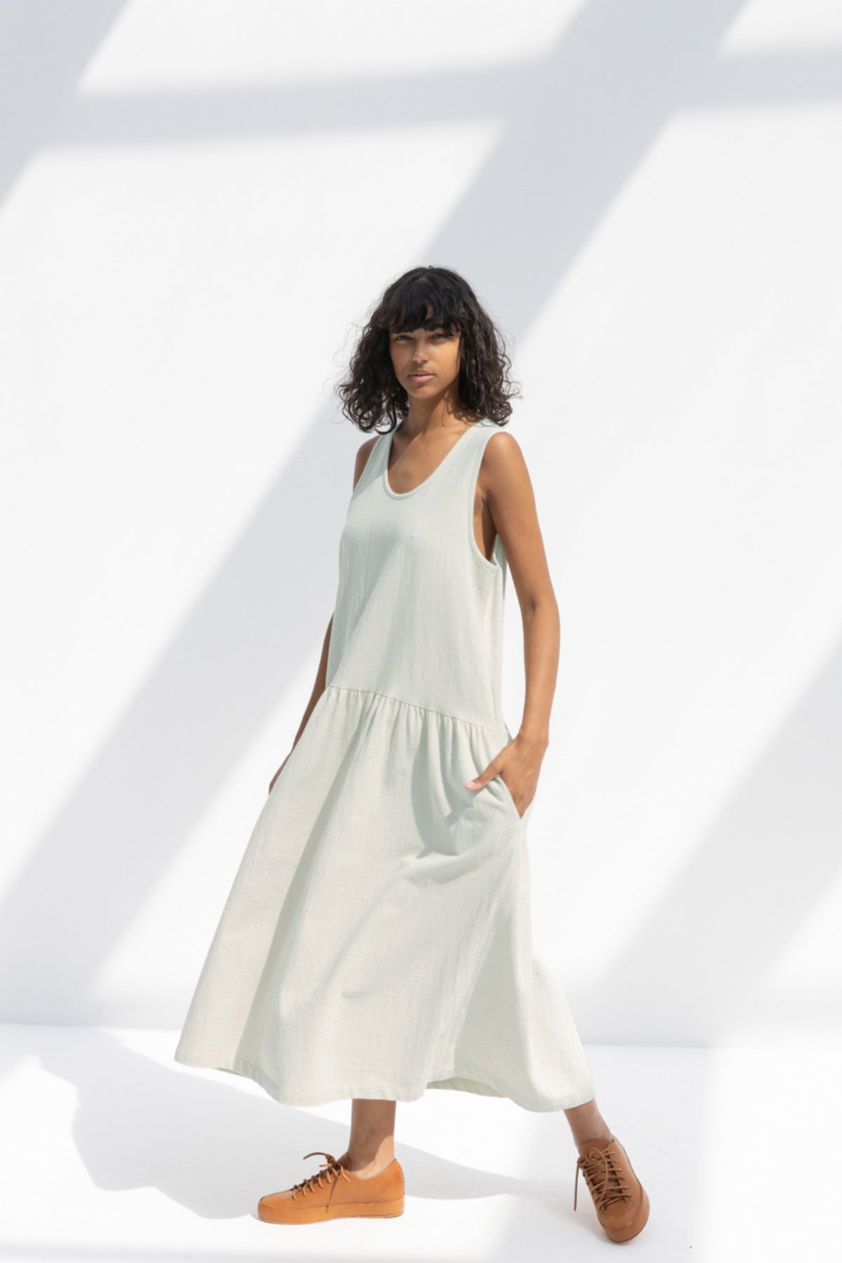 Sommerkleid für Damen, Midi-Länge, mit Seitentaschen von berg-feldt