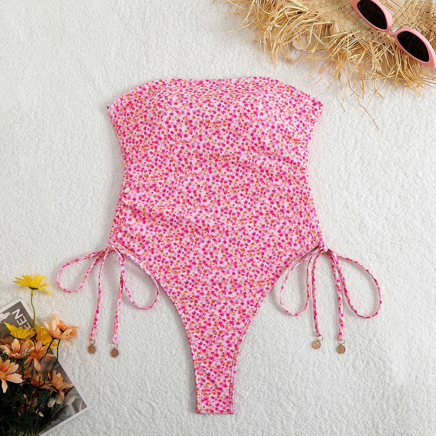 Badeanzug für Damen: Hochgeschnitten, Cut-Out, verstellbare Träger