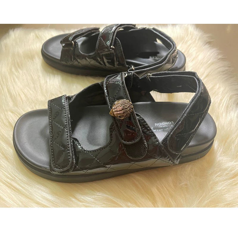 Bequeme Damen-Sandalen mit verstellbaren Riemen und glänzendem Finish von berg-feldt