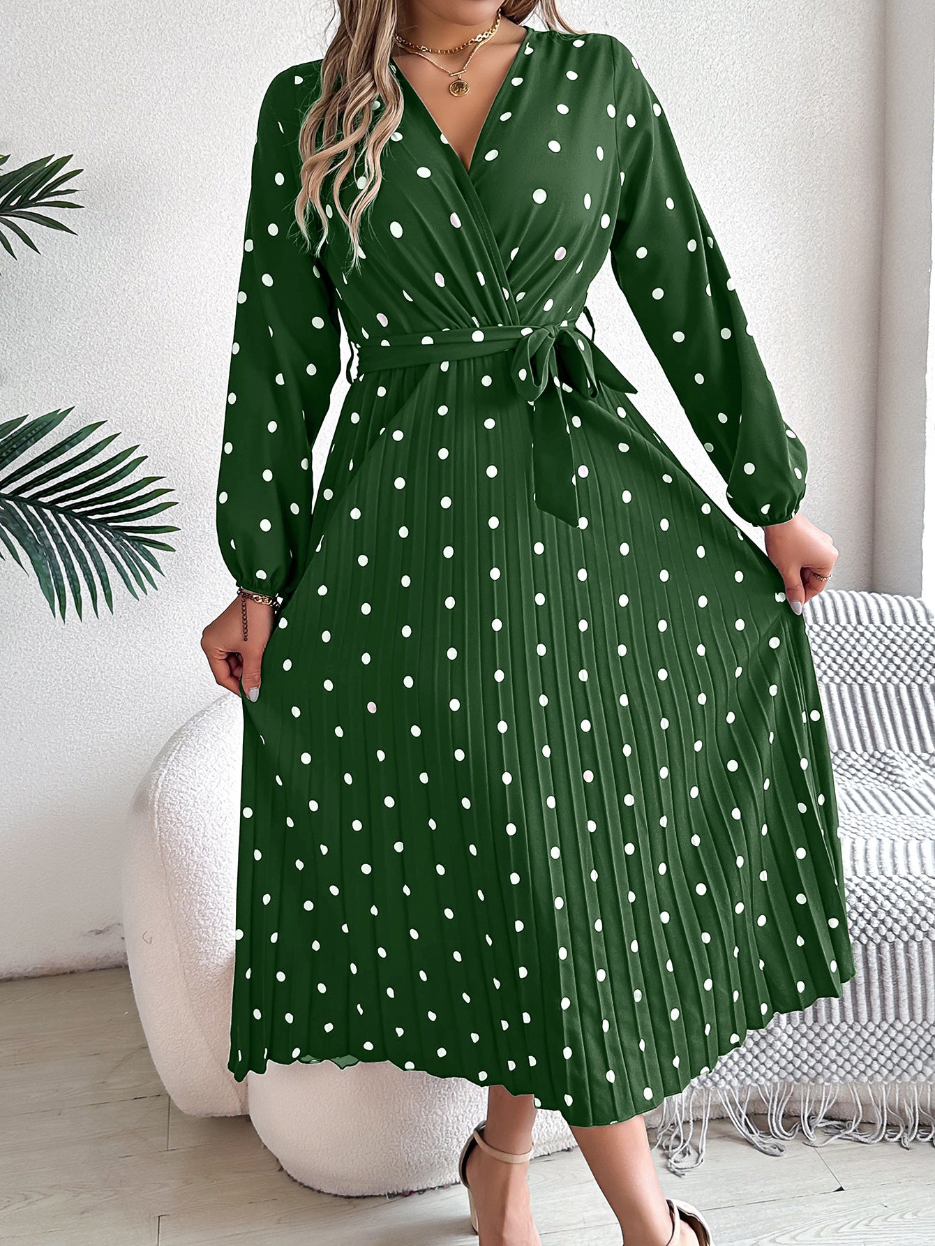 Wickelkleid für Damen mit Punkten und Raffungen von berg-feldt