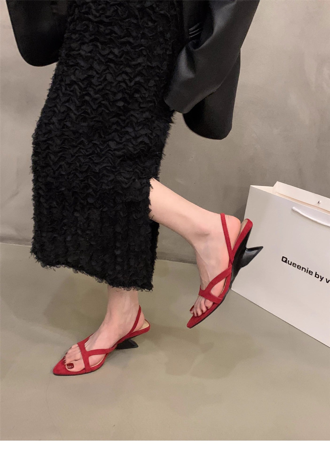 Unikate Damen-Absatzsandalen mit Riemen und offener Zehe von berg-feldt