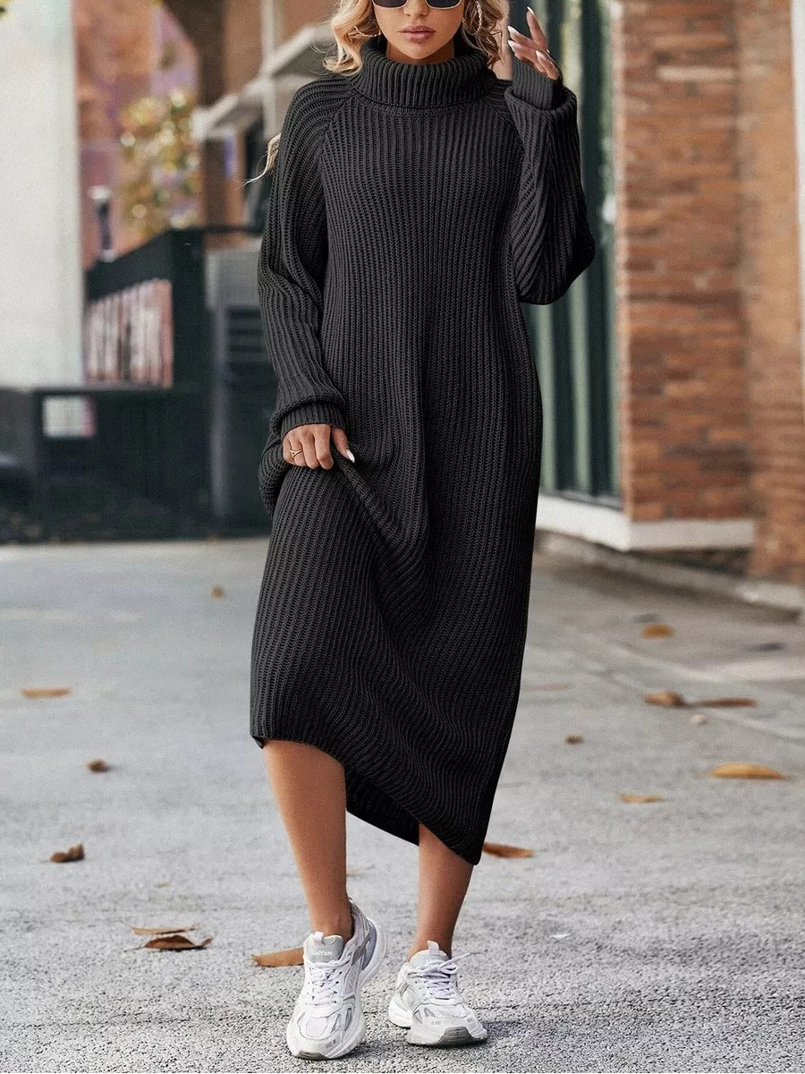 Weites Strickkleid für Damen mit hohem Kragen von berg-feldt