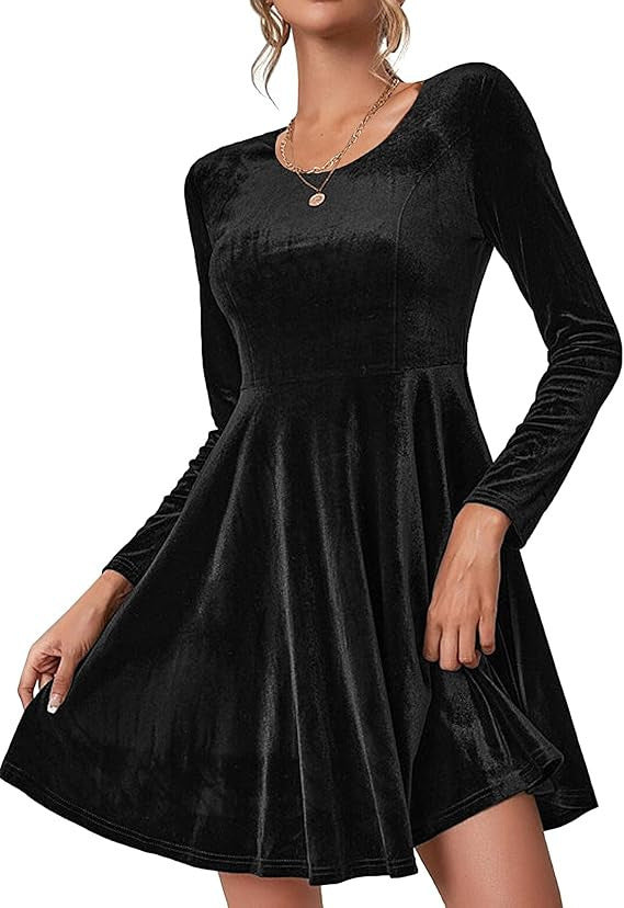 Robe élégante en velours à ourlet incurvé et manches longues Berg-Feldt