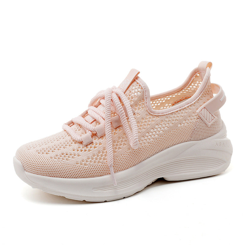 Bequeme Damen Sneaker mit atmungsaktivem Obermaterial und dämpfender Fußbettung von berg-feldt