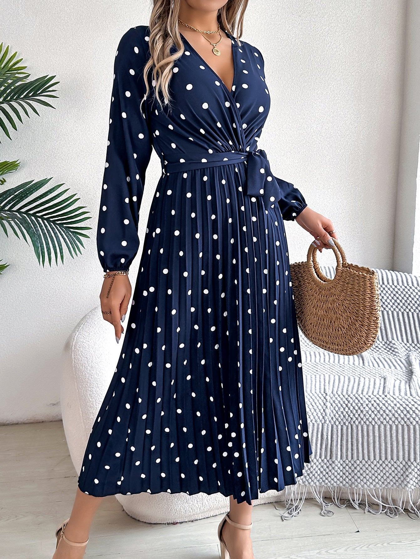 Wickelkleid für Damen mit Punkten und Raffungen von berg-feldt