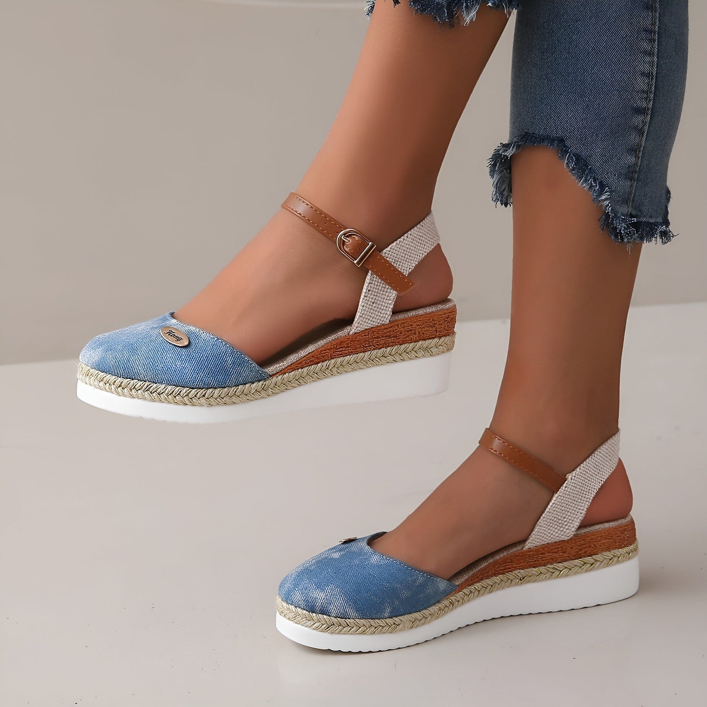 Komfortable und elegante orthopädische Damen-Sandalen